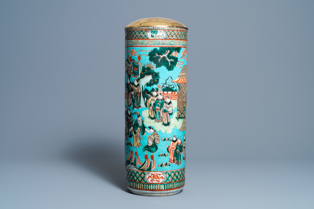A Chinese cylindrical famille verte turquoise-ground vase, 19th C.