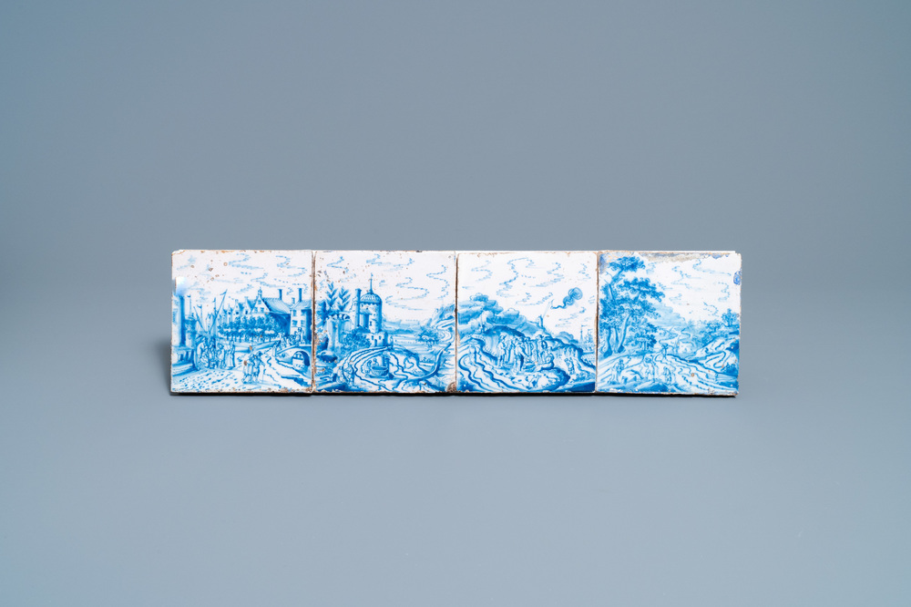 Quatre carreaux aux paysages ouverts en fa&iuml;ence de Delft en bleu et blanc, 18&egrave;me