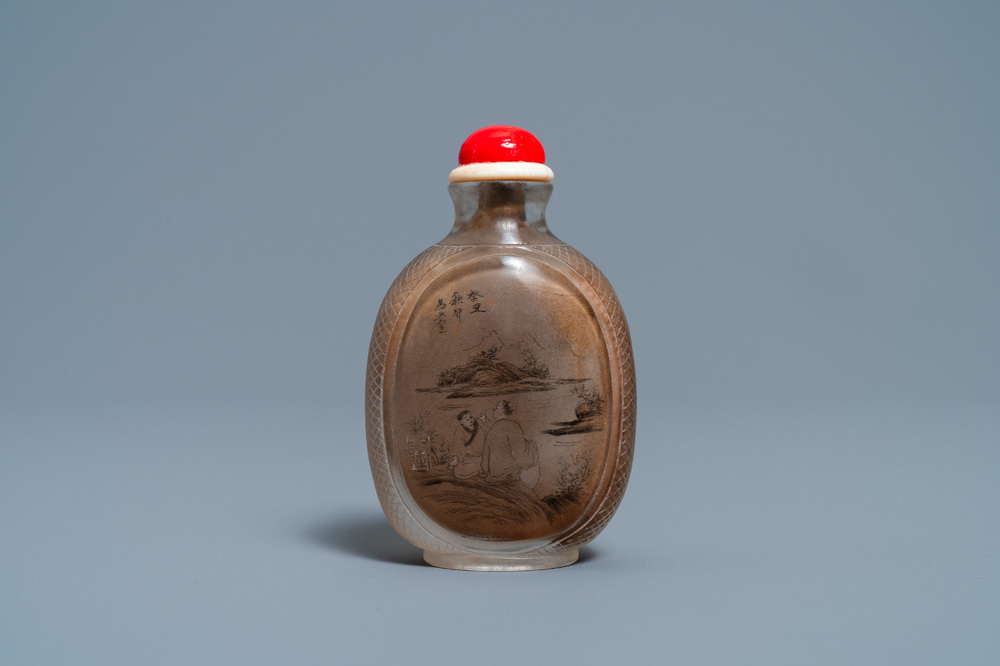 A Chinese inside-painted glass snuff bottle with figures, signed Ma Shaoxuan, dated 1913