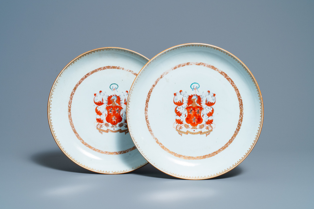 A pair of Chinese Scottish market Ross of Balnagowan armorial dishes, Qianlong