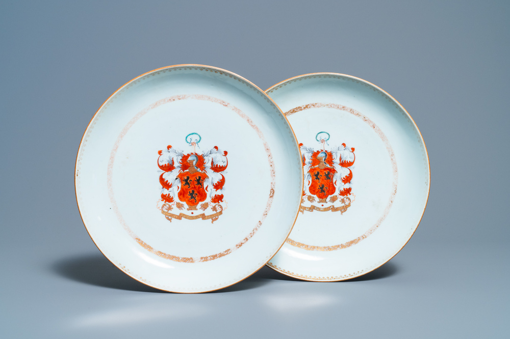A pair of Chinese Scottish market Ross of Balnagowan armorial dishes, Qianlong