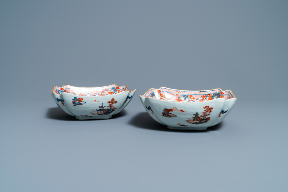 A pair of Chinese Imari-style bowls, Qianlong