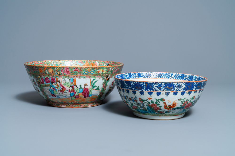 Deux grands bols en porcelaine de Chine famille rose de Canton, 19&egrave;me