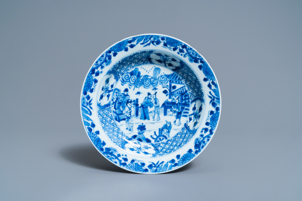 Een diep Chinees blauw-wit 'Xi Xiang Ji' bord, Yongzheng