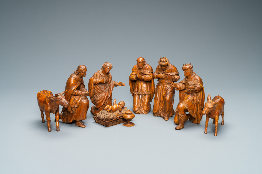 Un groupe en bois sculpt&eacute; repr&eacute;sentant 'L'adoration des mages', Italie, 18&egrave;me