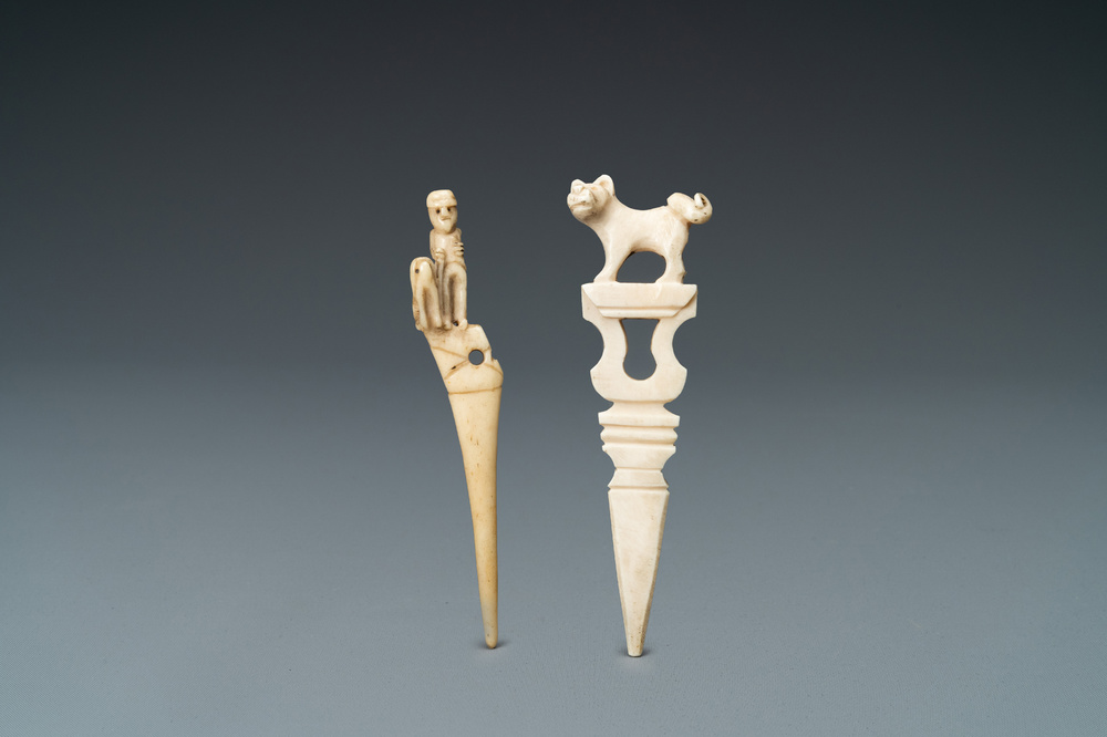 Twee burijnen of graveerpennen in been en ivoor, 16e en 19e eeuw