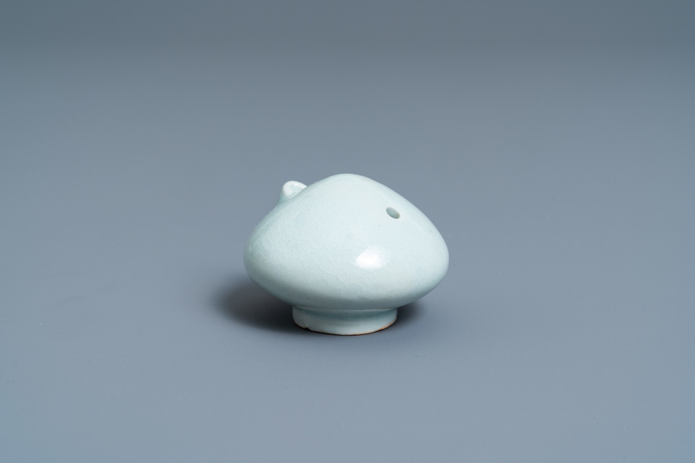 A Korean celadon-glazed water dropper, 20th C.