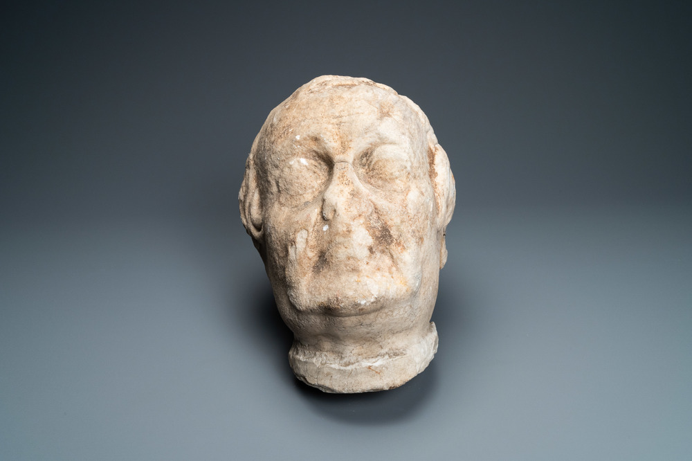 Een groot marmeren hoofd van een geestelijke, Itali&euml;, 17e eeuw