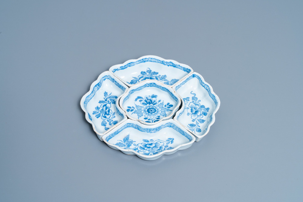 An English blue and white Delftware five-piece sweetmeat set, 18th C.