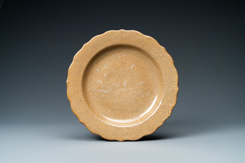 A Chinese ge-type crackle-glazed light brown-ground dish, Qianlong