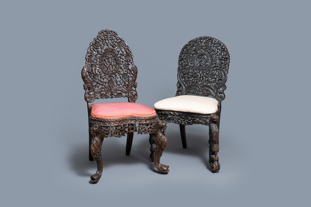 Twee Anglo-Indische koloniale of Ceylonese opengewerkte houten stoelen, 18/19e eeuw