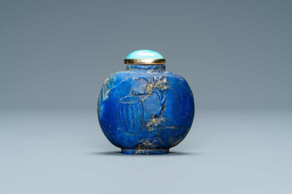 A Chinese lapis lazuli snuff bottle with gilt base, Qing