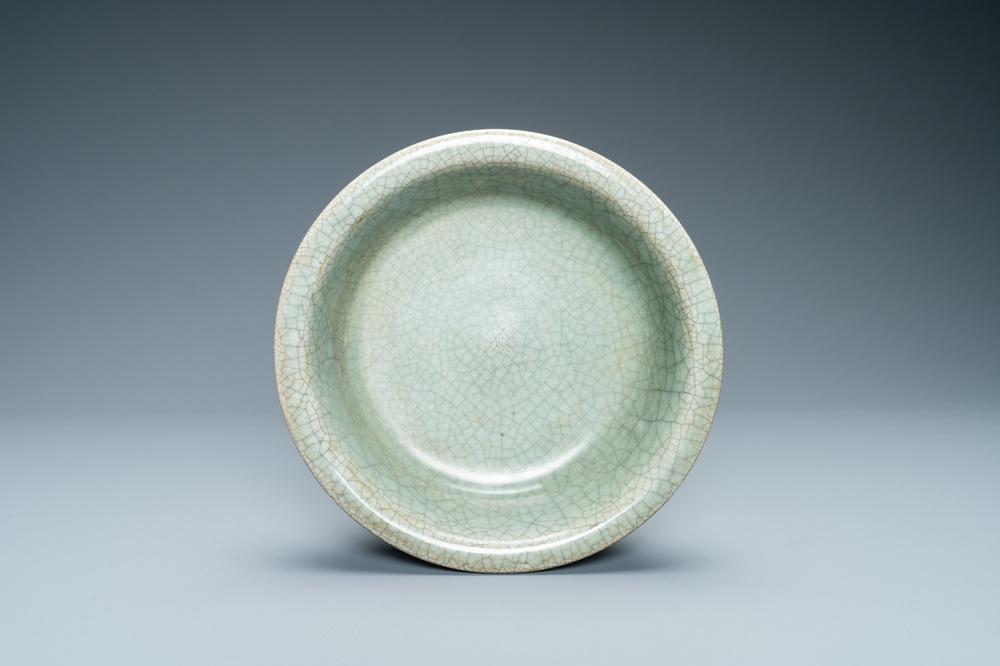 A Chinese ge-type crackle-glazed bowl, Qing