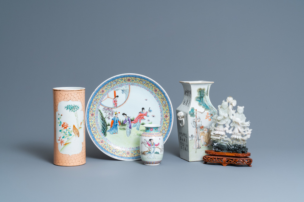A Chinese qianjiang cai vase, three famille rose wares and a jadeite carving, 19/20th C.