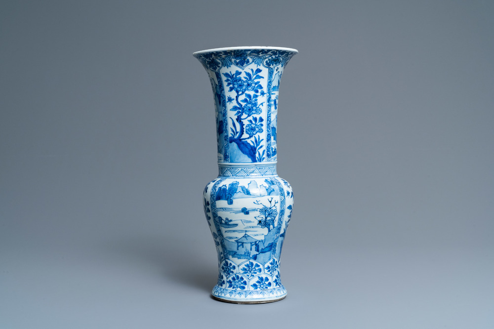 Een Chinese blauw-witte 'yenyen' vaas met landschappen en florale panelen, Kangxi