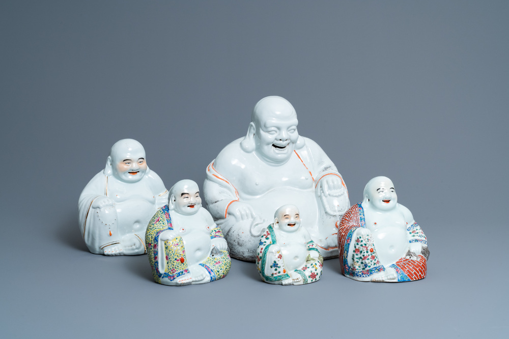 Five Chinese famille rose and white figures of Buddha, seal marks, 19/20th C.