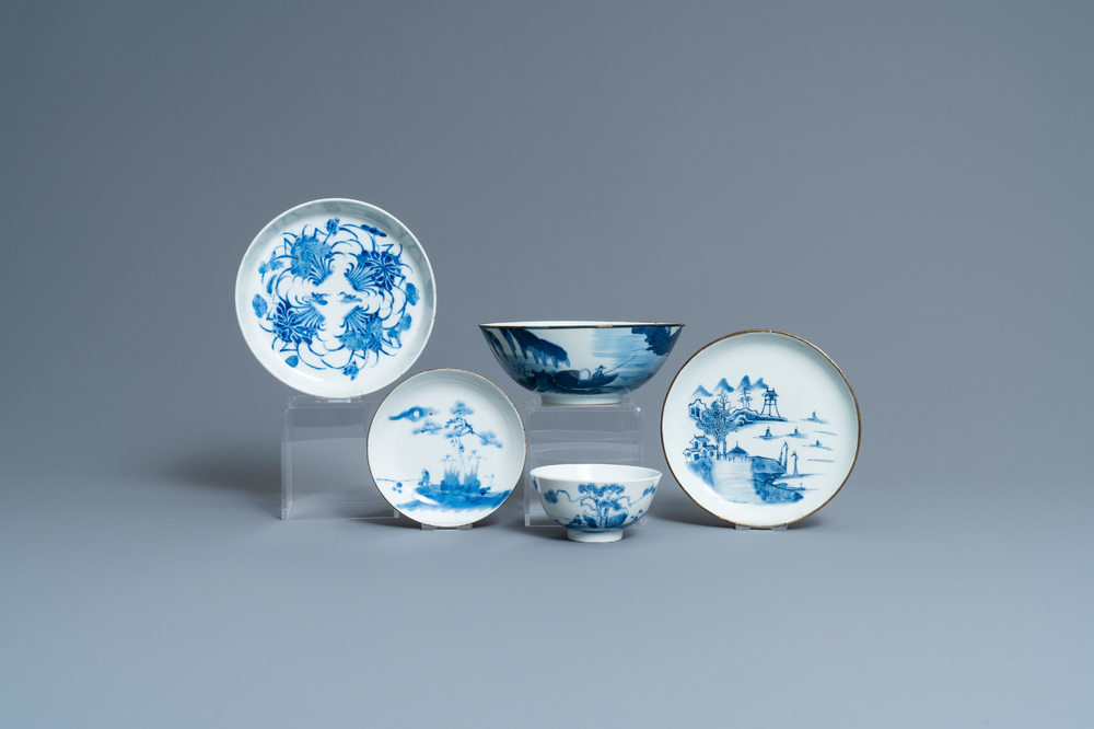 Three Chinese blue and white 'Bleu de Hue' plates and two bowls for the Vietnamese market, 19th C.