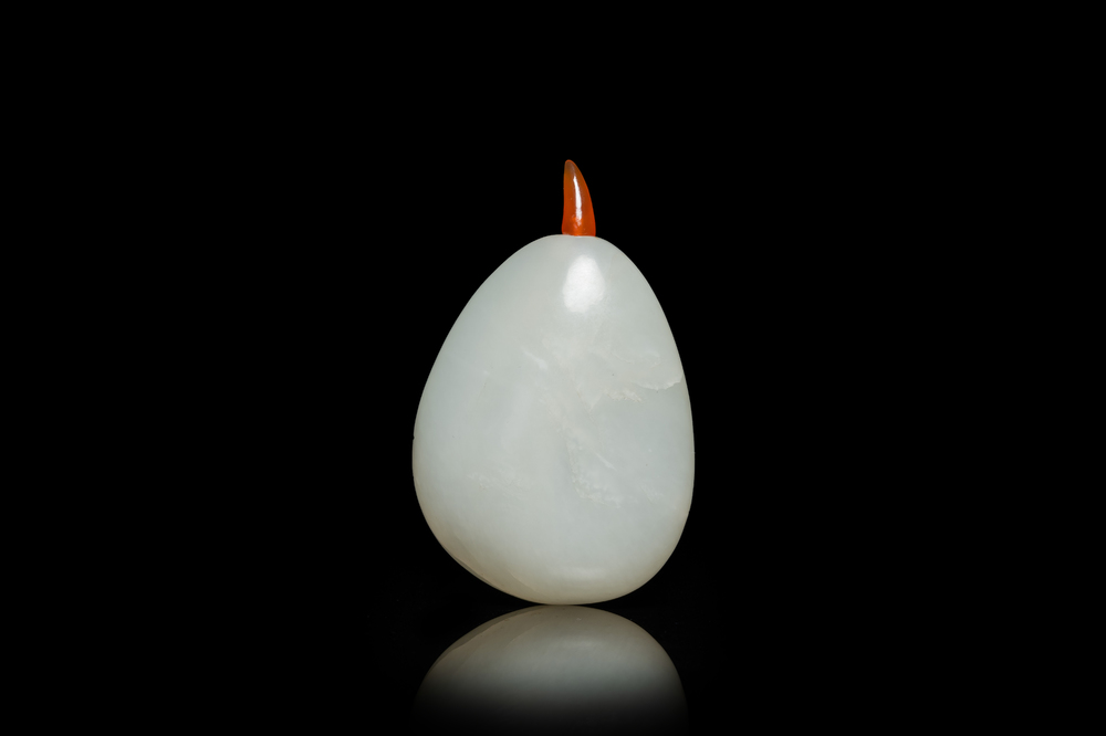 A Chinese white jade snuff bottle, Qing