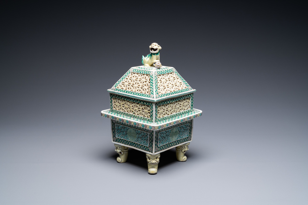 A Chinese reticulated verte biscuit censer and cover, 19th C.