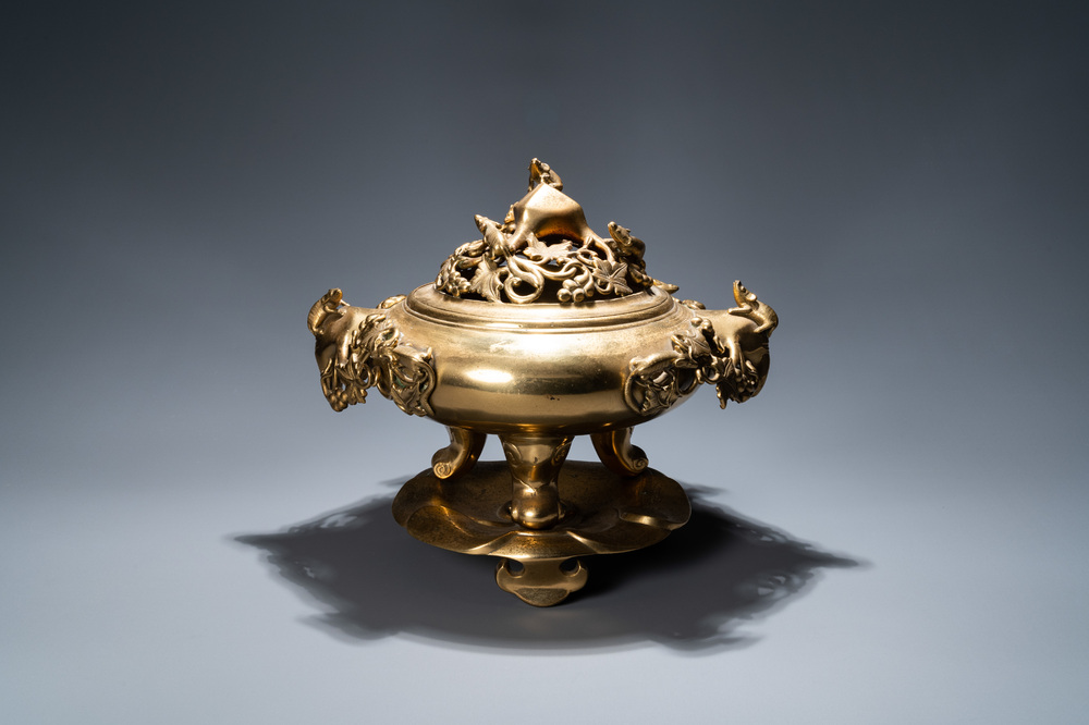 A large Chinese bronze censer with rats on grapevines, 19th C.