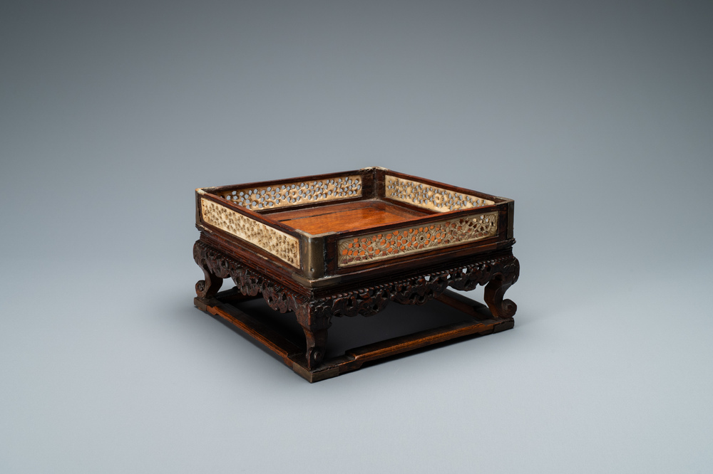 A Chinese square wooden tray with reticulated carved bone side panels, 18/19th C.