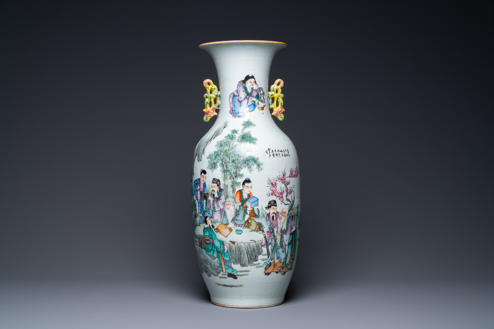 A Chinese two-sided qianjiang cai and famille rose vase, 19/20th C.