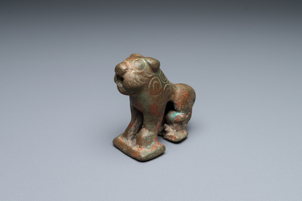 Un lion en bronze, Luristan, Iran, 1er mill&eacute;naire av. J.-C.