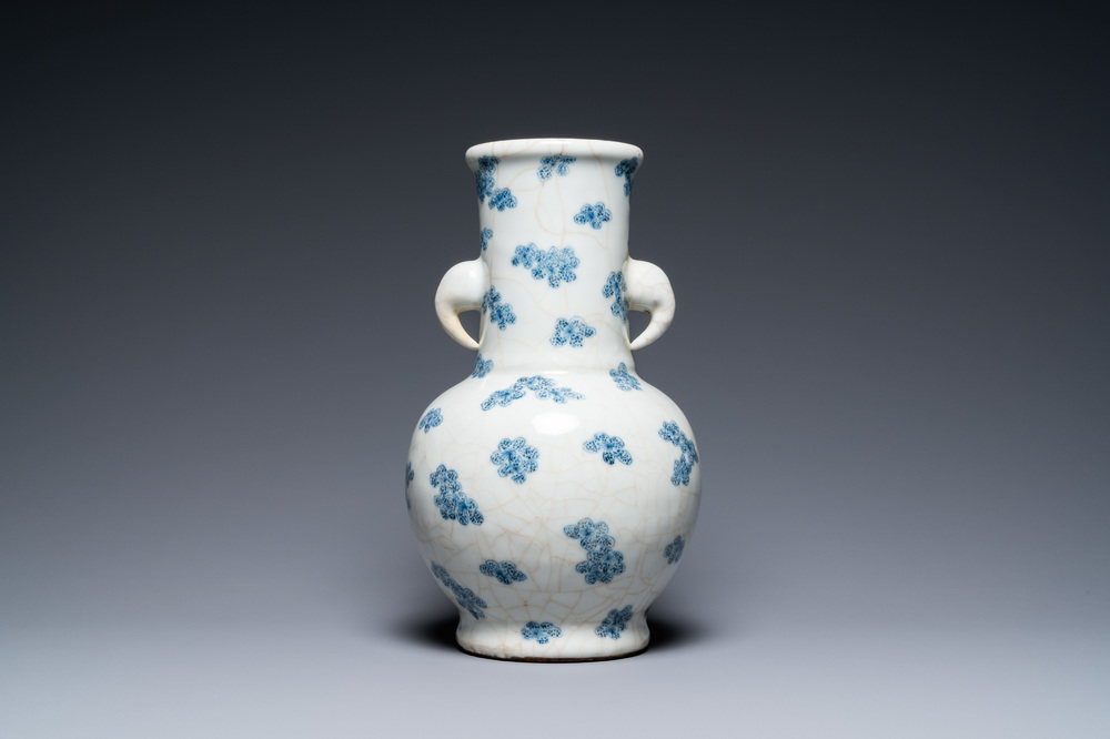 A Chinese blue and white crackle-ground 'prunus' vase, 18/19th C.