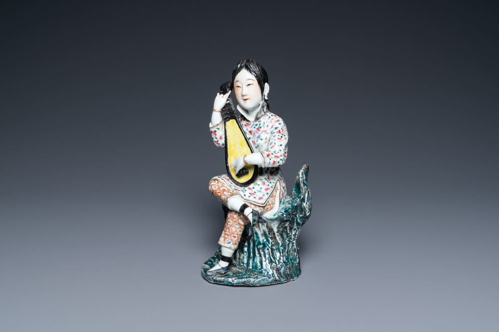 A Chinese famille rose figure of a musician, Fu Jian Hui Guan mark, Republic