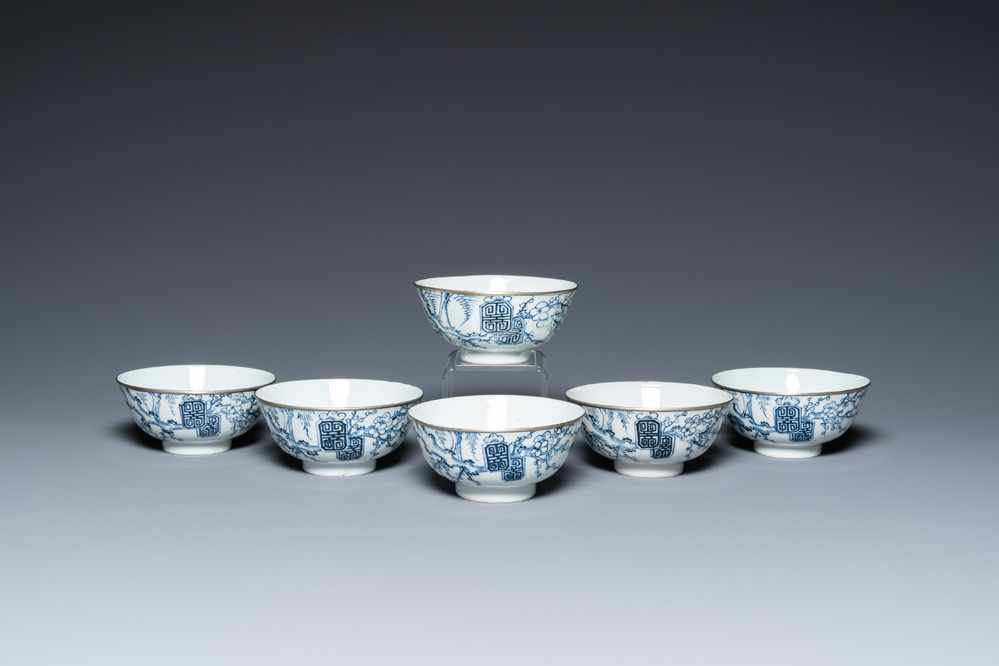 Six bols en porcelaine de Chine 'Bleu de Hue' pour le Vietnam, marque Ngoc, 19&egrave;me
