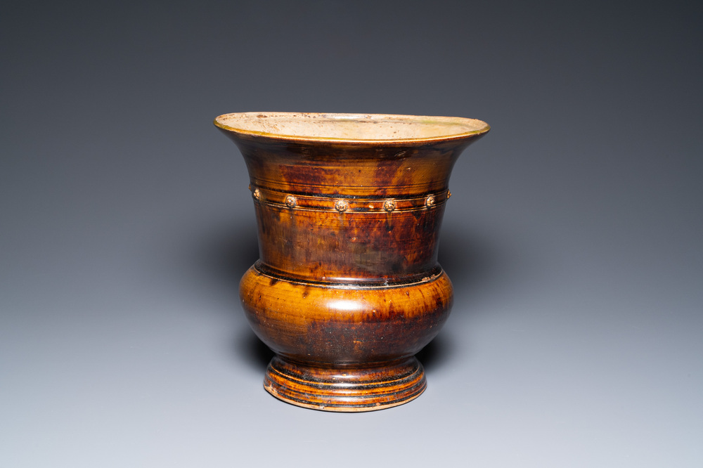 A large Vietnamese brown-glazed zhadou-shaped vase, Trần Dynasty