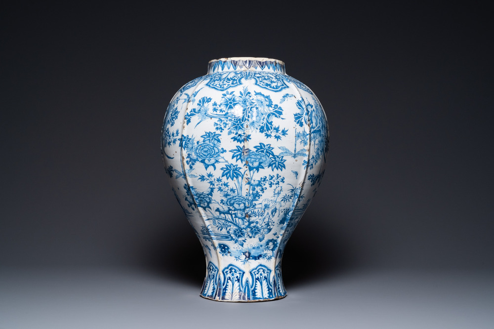 An exceptionally large blue and white baluster vase with naturalistic design, Delft or Frankfurt, late 17th C.