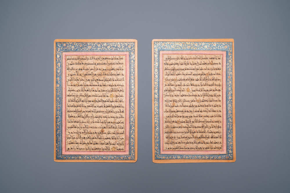 Deux pages de Coran en calligraphie coufique enlumin&eacute;s, Empire timouride, Perse, 15/16&egrave;me