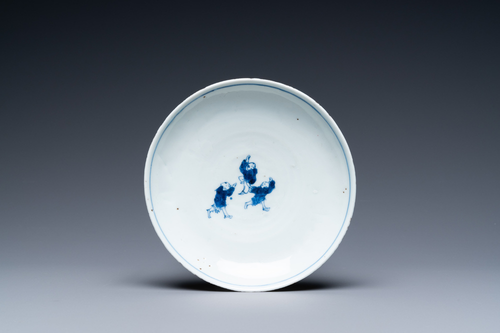 Une coupe en porcelaine de Chine en bleu et blanc de type ko-sometsuke pour le march&eacute; japonais, &eacute;poque Transition