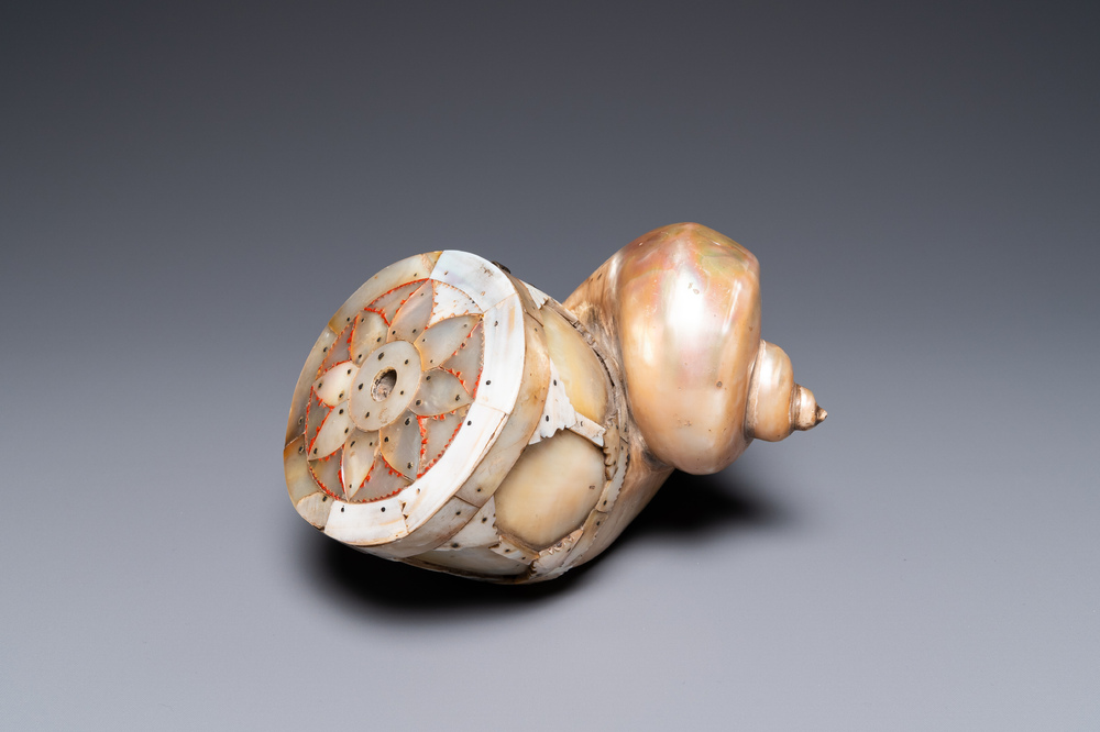 An Indo-Portuguese mother-of-pearl and nautilus shell powder horn, Gujarat, India, 17/18th C.
