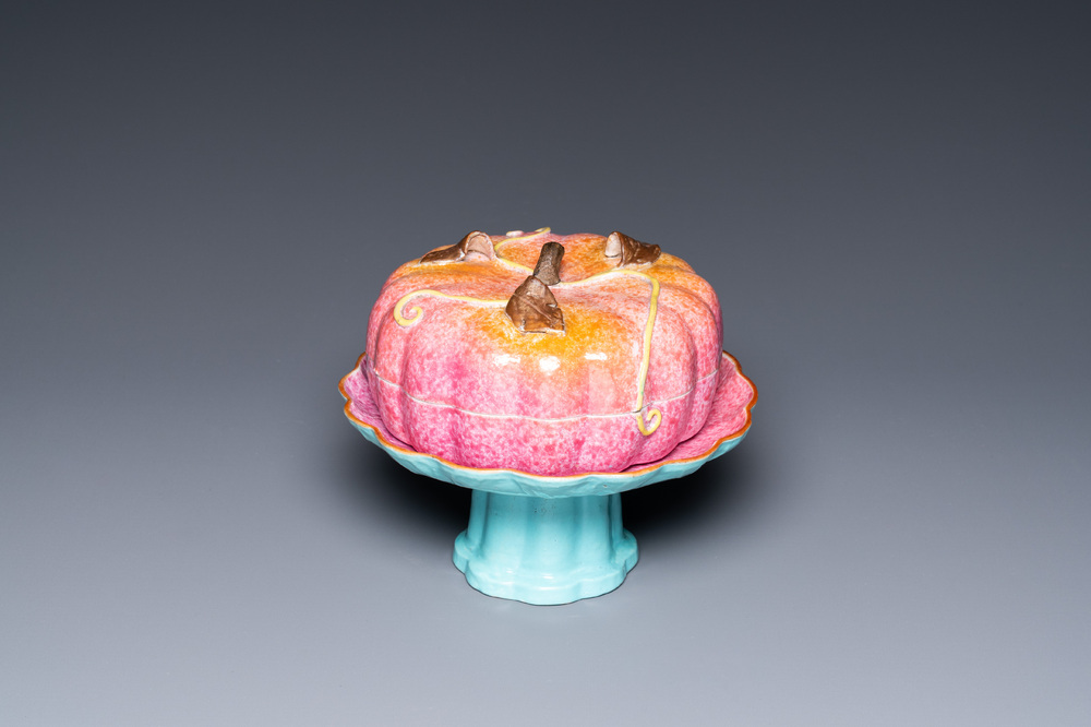 A Chinese pink-glazed pumpkin-shaped box with matching tazza, 19th C.