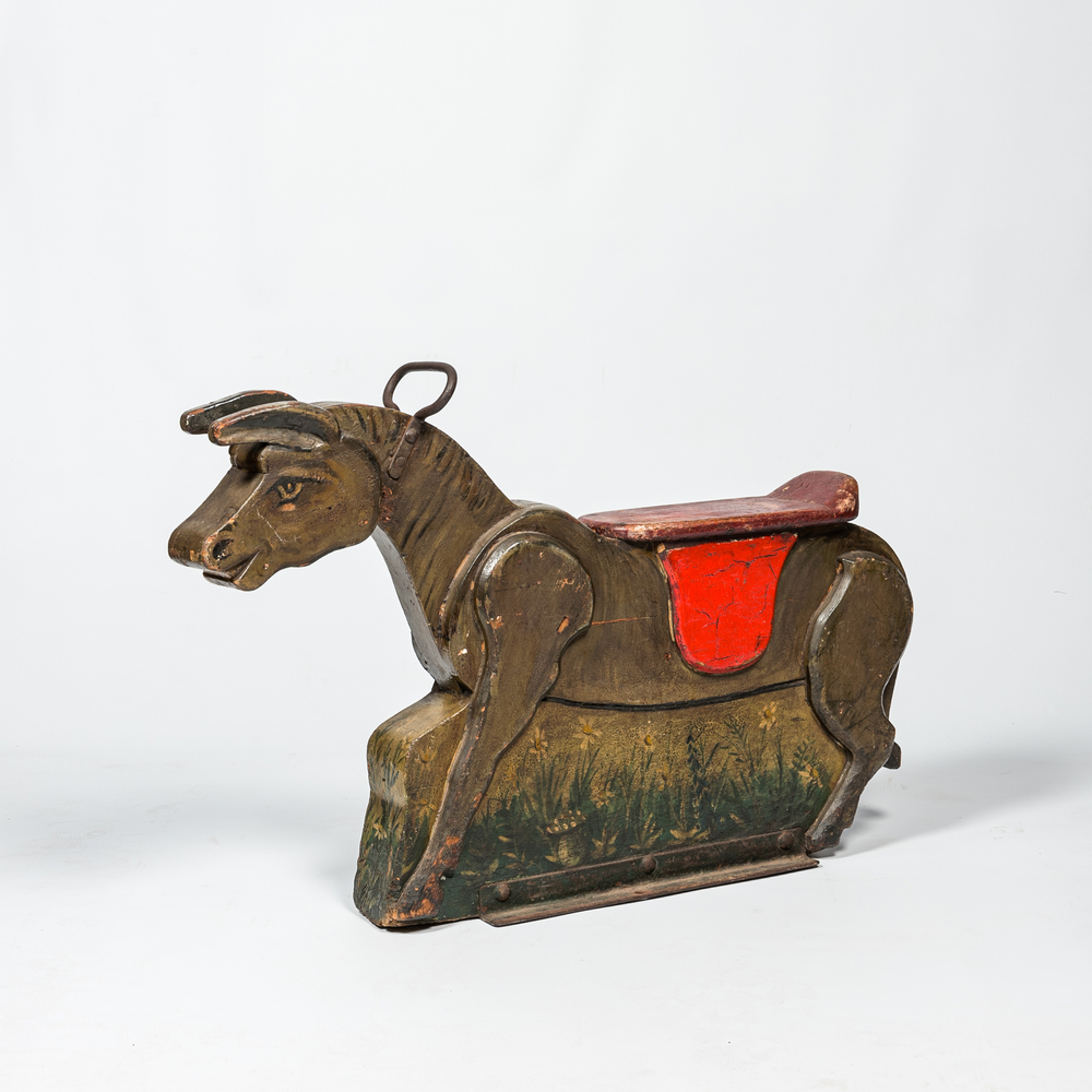 Un &acirc;ne de carrousel en bois &agrave; d&eacute;cor polychrome, 20&egrave;me