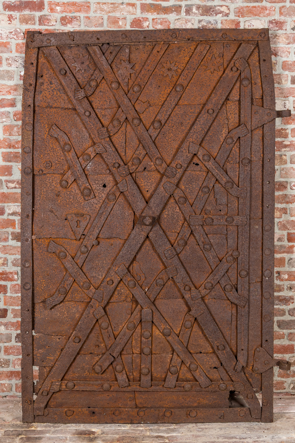 Een ijzeren kluisdeur, 17e eeuw