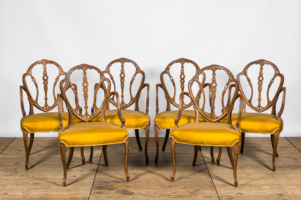 Six chaises de style George Hepplewhite en bois polychrome et partiellement dor&eacute;, Angleterre, 19&egrave;me
