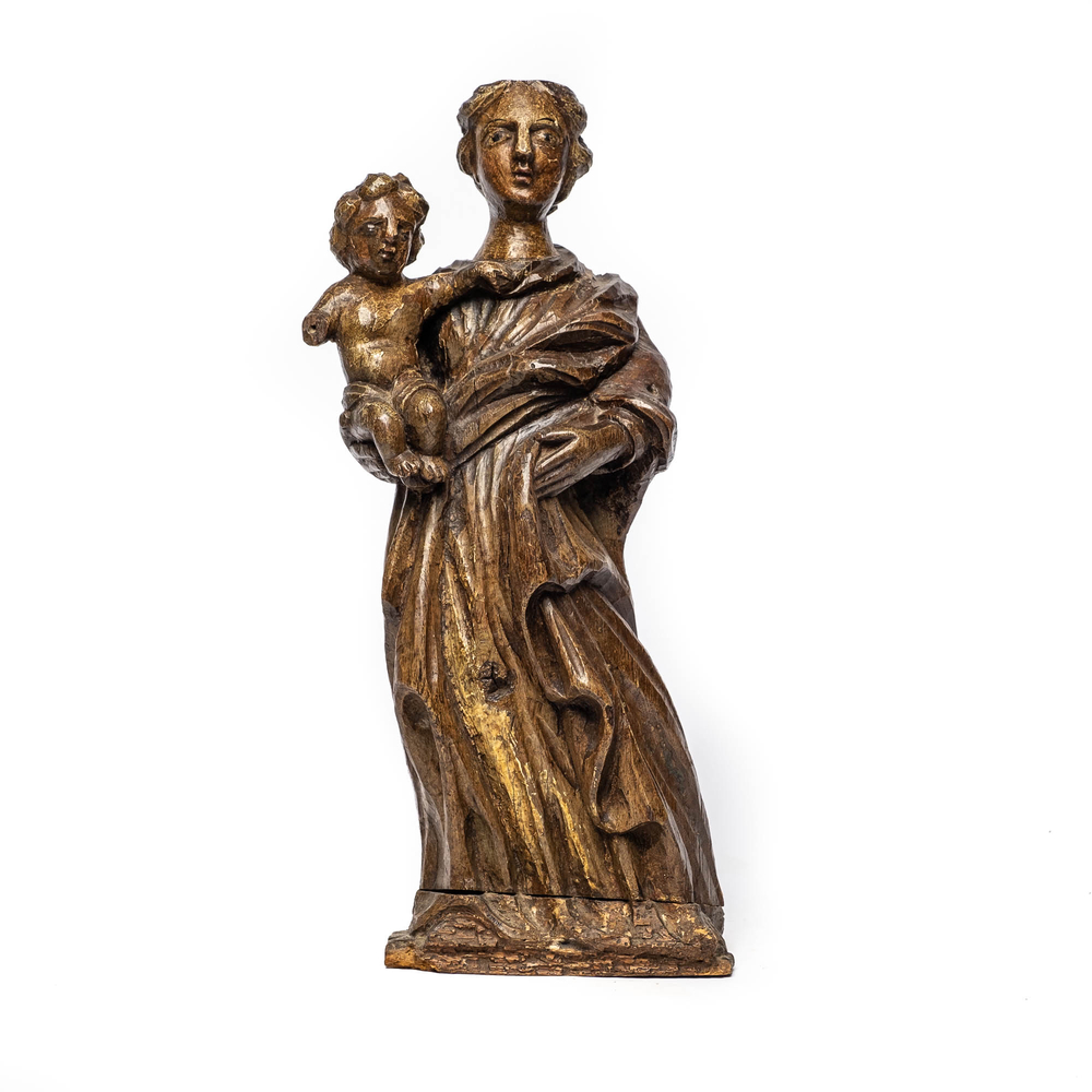 Vierge &agrave; l&rsquo;Enfant en ch&ecirc;ne sculpt&eacute; avec restes de polychromie, 17&egrave;me