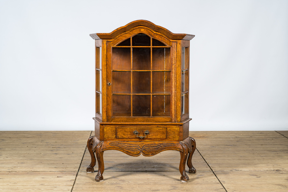 A small oak wooden display cabinet, 20th C.