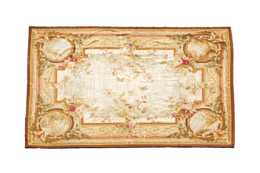 Grand tapis Aubusson &agrave; d&eacute;cor floral et de paysages, France, 19&egrave;me