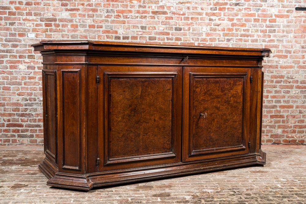 An Italian burl wood veneered walnut cupboard, 17/18th C.