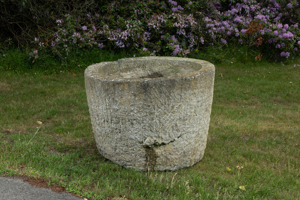A large carved stone jardini&egrave;re, 19/20th C.