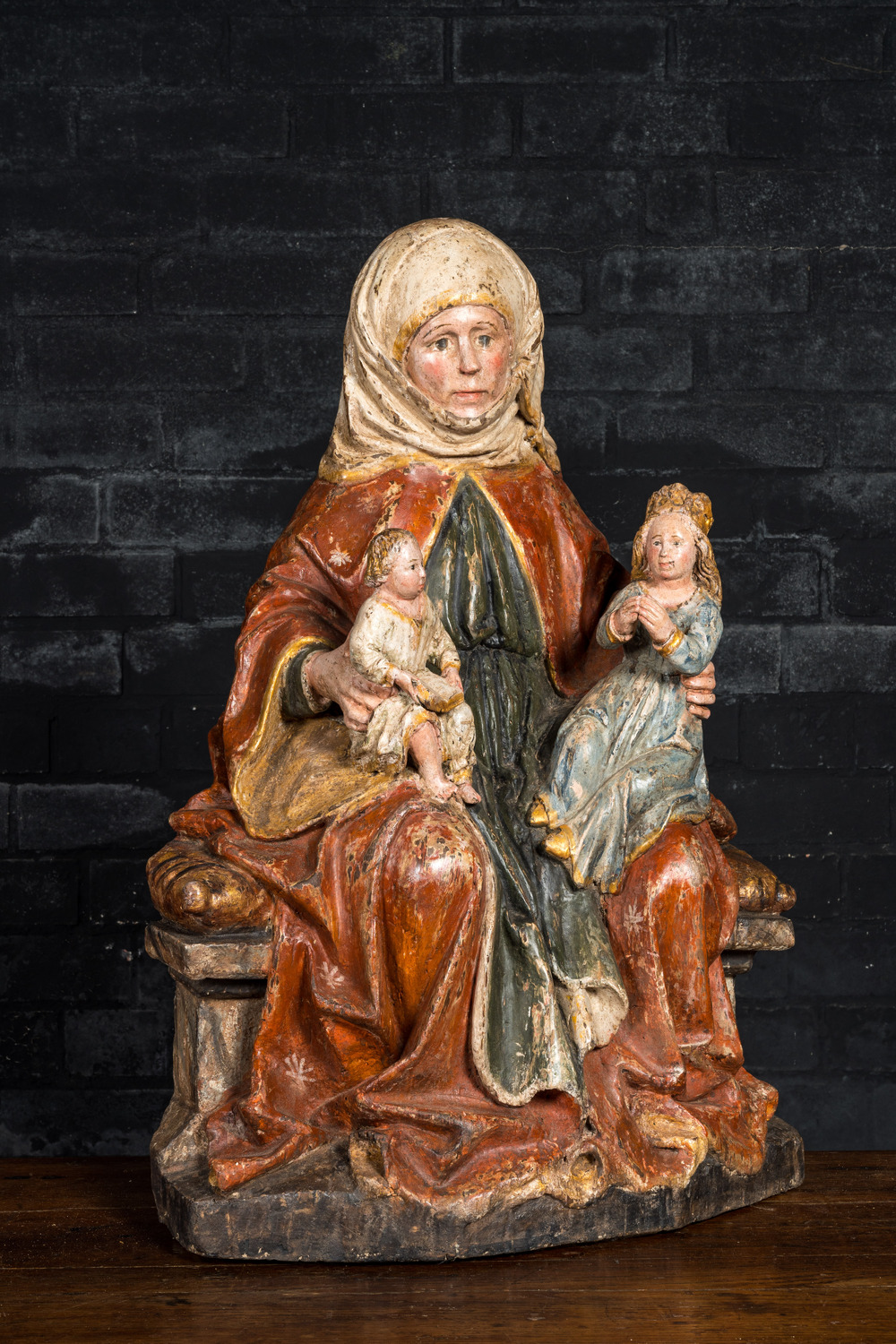 Sainte Anne trinitaire en tilleul sculpt&eacute; et polychrom&eacute;, Atelier du Ma&icirc;tre de Rabenden, Allemagne du Sud, 1er quart du 16&egrave;me