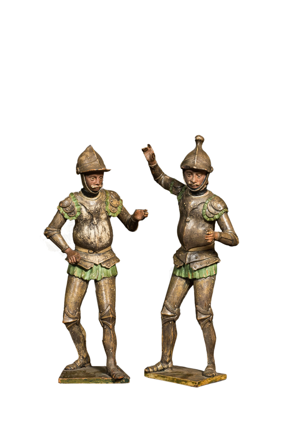 Paire de soldats romains en pin&egrave;de sculpt&eacute; et polychrom&eacute;, probablement Allemagne, 19&egrave;me