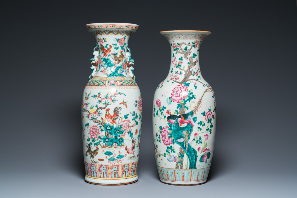 Deux vases en porcelaine de Chine famille rose &agrave; d&eacute;cor de coqs et de faisans, 19&egrave;me