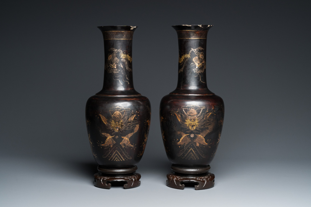 A pair of Chinese Fuzhou or Foochow lacquer 'dragon' vases, 19th C.