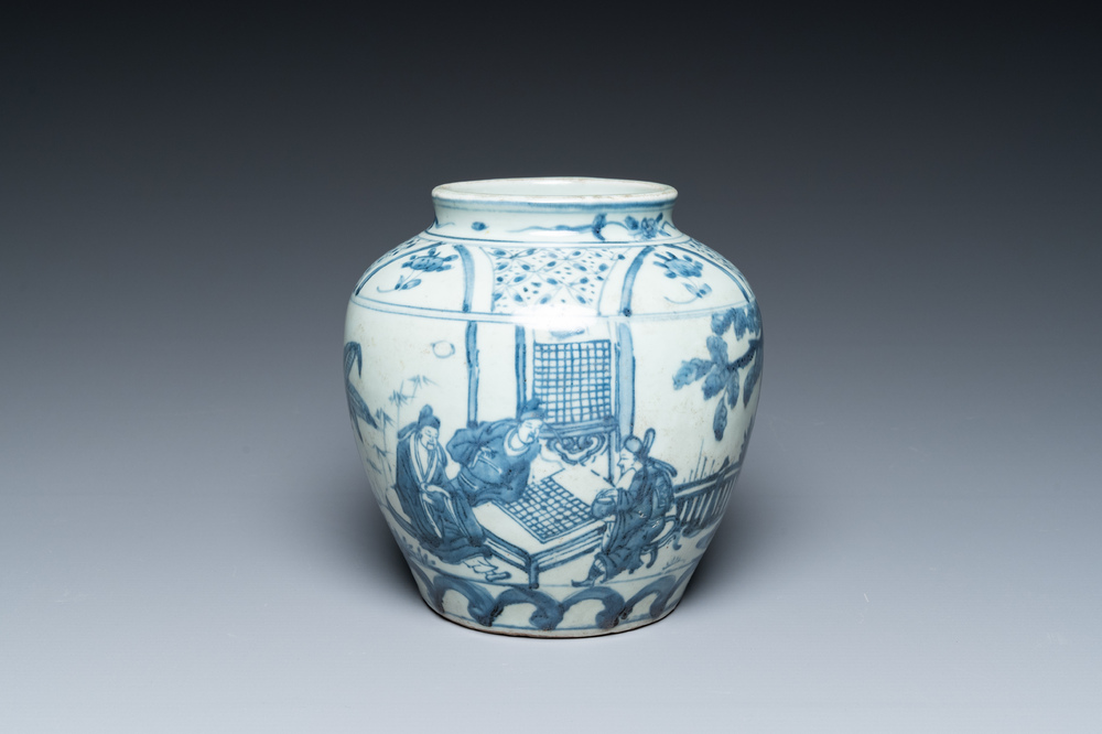 Een Chinese blauw-witte vaas met go-spelers, welllicht Zuid-China, 17e eeuw