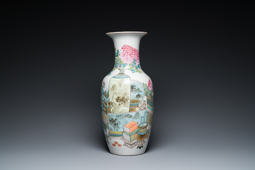 A Chinese qianjiang cai 'antiquities' vase, signed Fang Jiazhen 方家珍, 19th C.